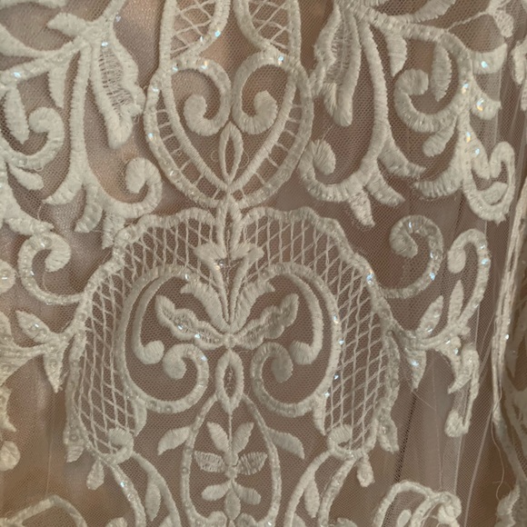 Allure Bridal Wedding Gown - Picture 3 of 13